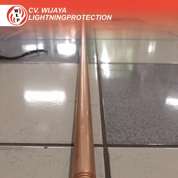 Batang Grounding Bonded 5/8 x 2 Meter Copper Bonded Rod batang pembumian berlapis tembaga  grounding rod bonded  rod bonded tembaga  batang grounding bonded